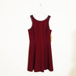NWT Gianni Bini Round Neck Sleeveless Kimberly Dress Women Size 10 Color Maroon